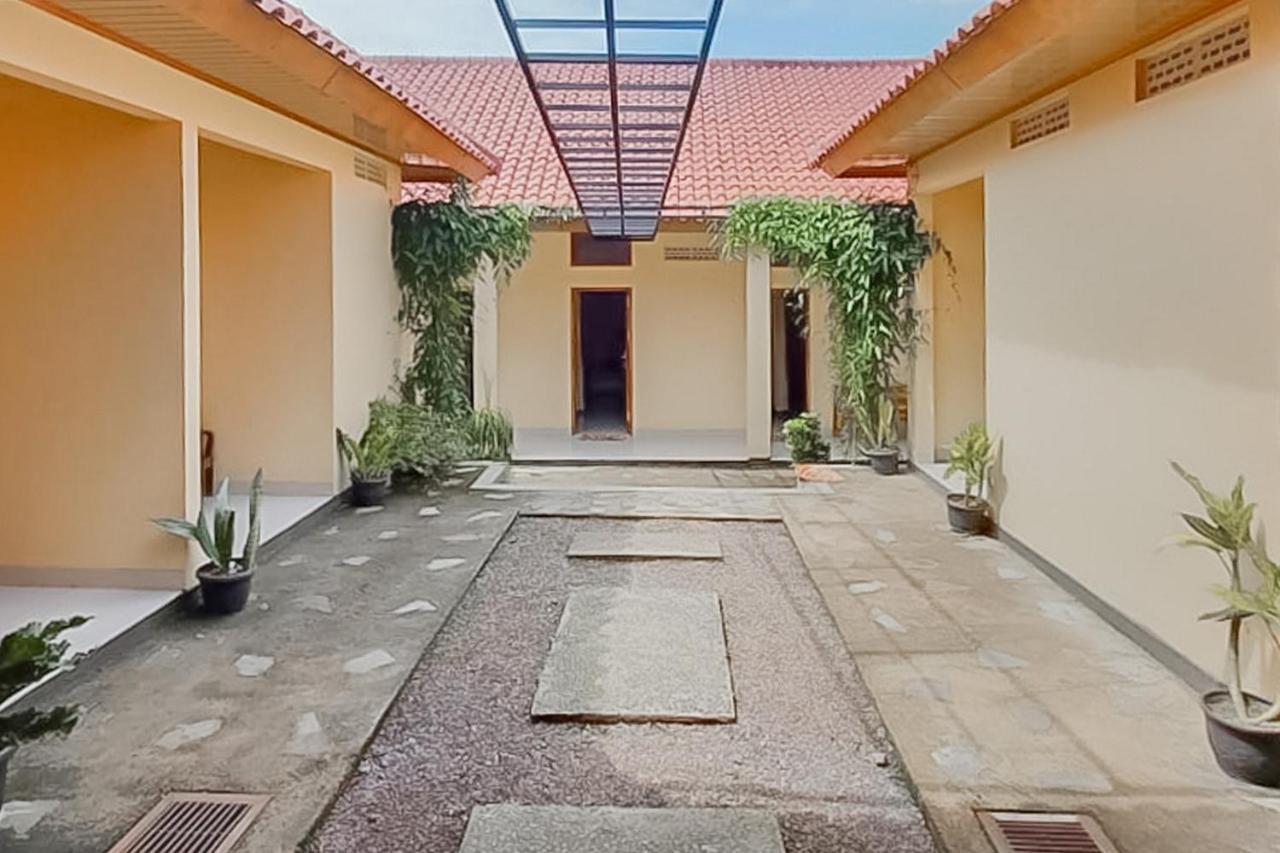 Reddoorz Syariah Near Tugu Lampu Gentur Cianjur Hotel Buitenkant foto