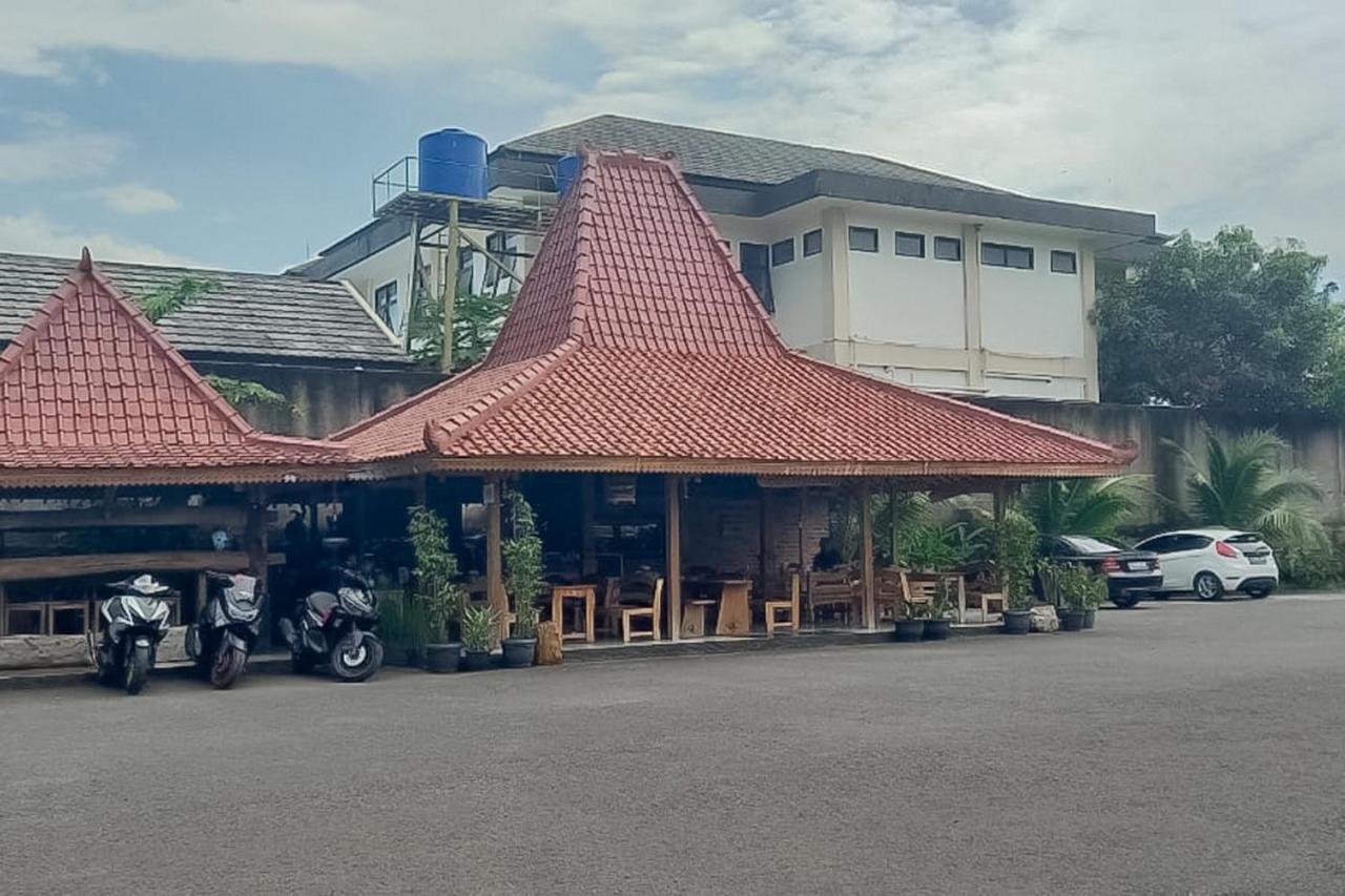 Reddoorz Syariah Near Tugu Lampu Gentur Cianjur Hotel Buitenkant foto
