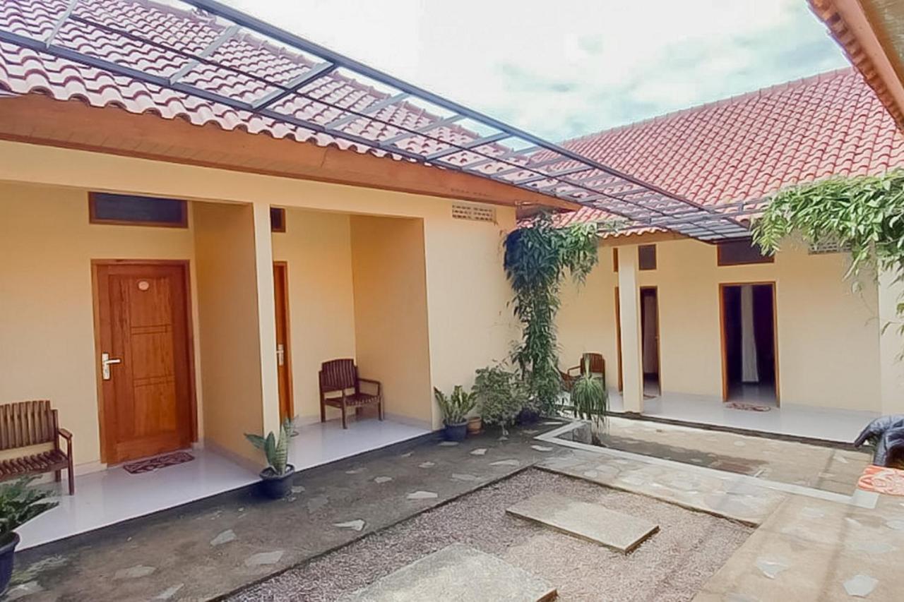 Reddoorz Syariah Near Tugu Lampu Gentur Cianjur Hotel Buitenkant foto