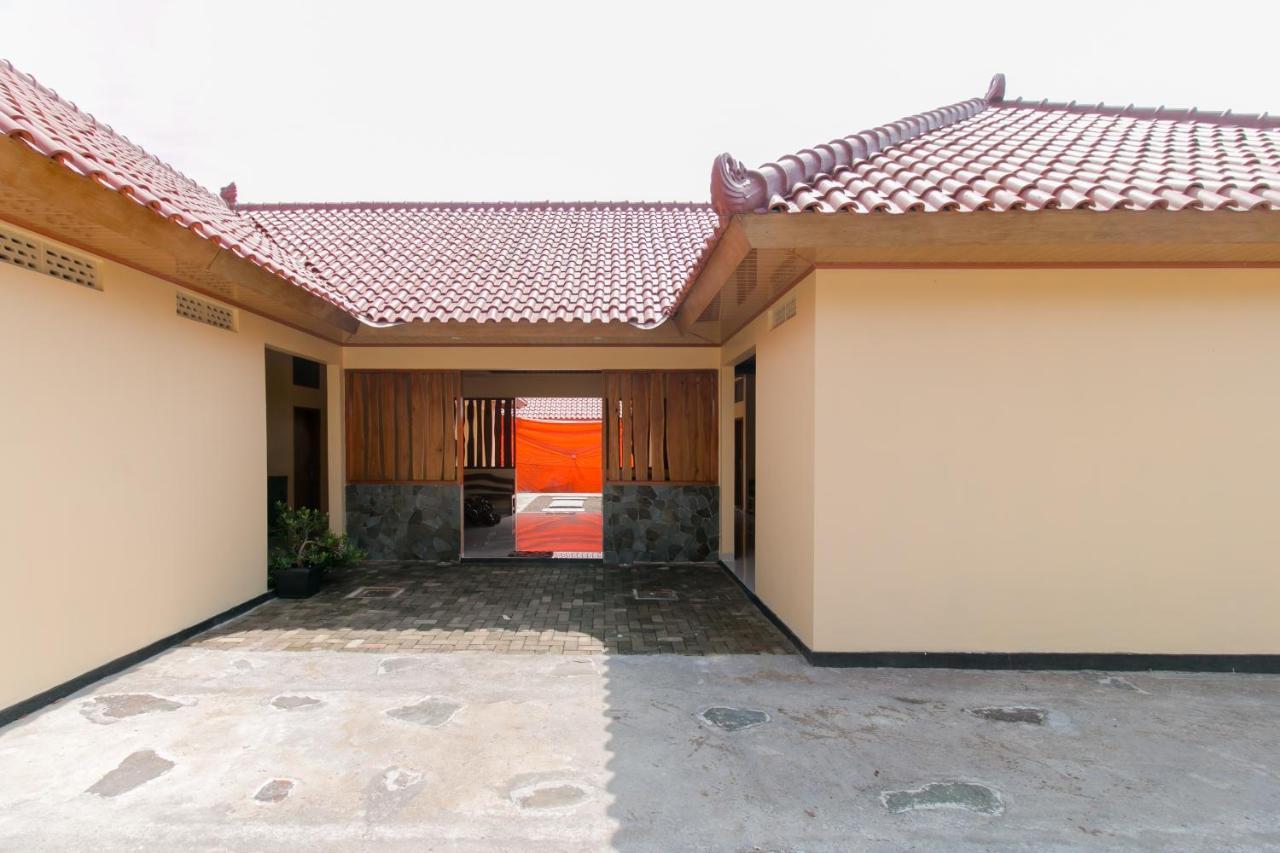Reddoorz Syariah Near Tugu Lampu Gentur Cianjur Hotel Buitenkant foto