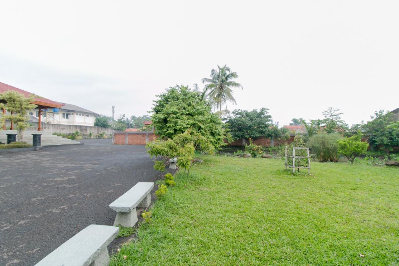 Reddoorz Syariah Near Tugu Lampu Gentur Cianjur Hotel Buitenkant foto